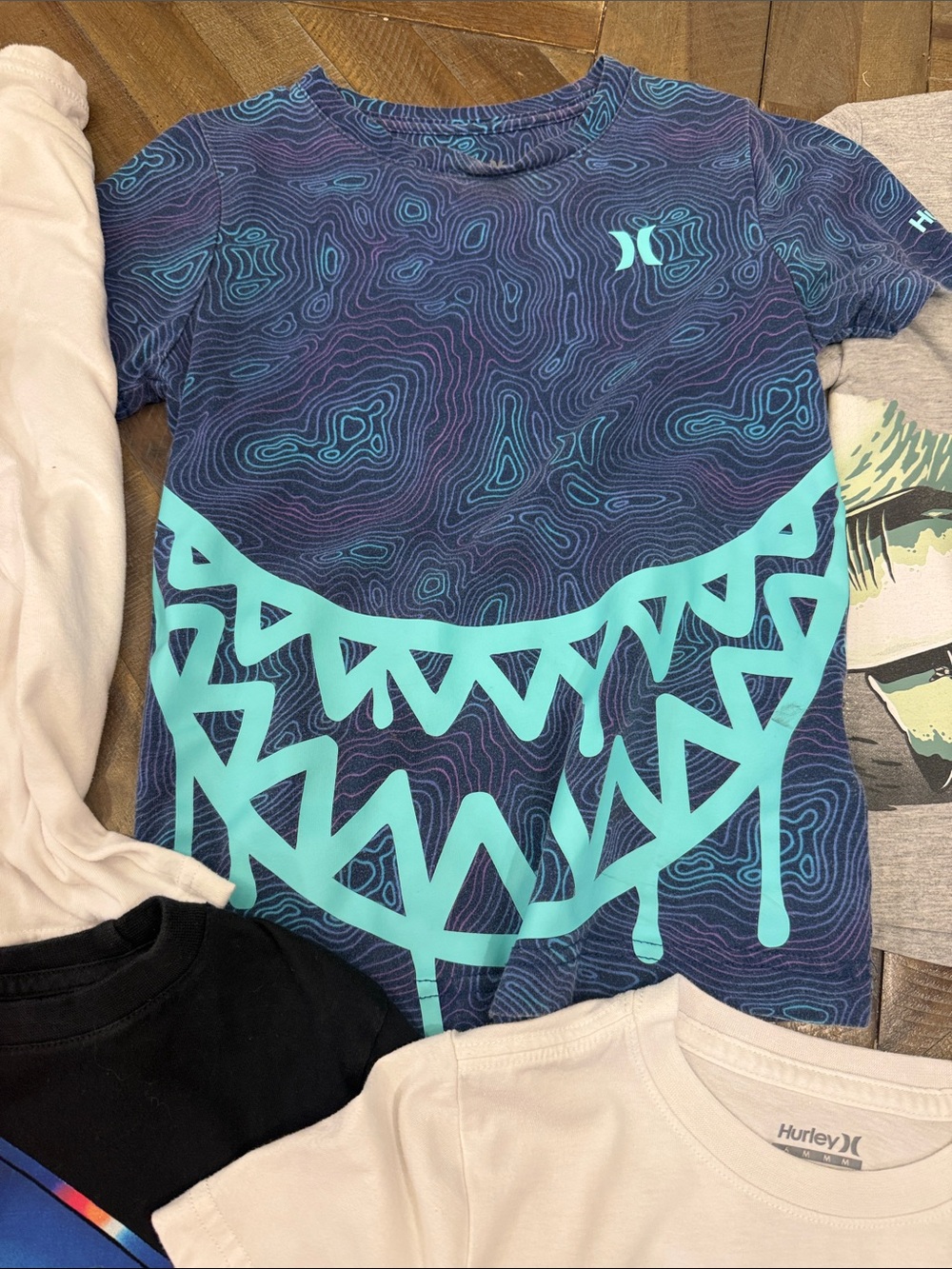 Hurley Kids Graphic Tees Variety Pack - Black, White, Gray, Blue, Teal - Picture 4 of 11